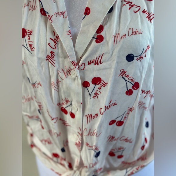 POPSUGAR White and Red Flutter Sleeve Tie Front Top - Picture 4 of 5